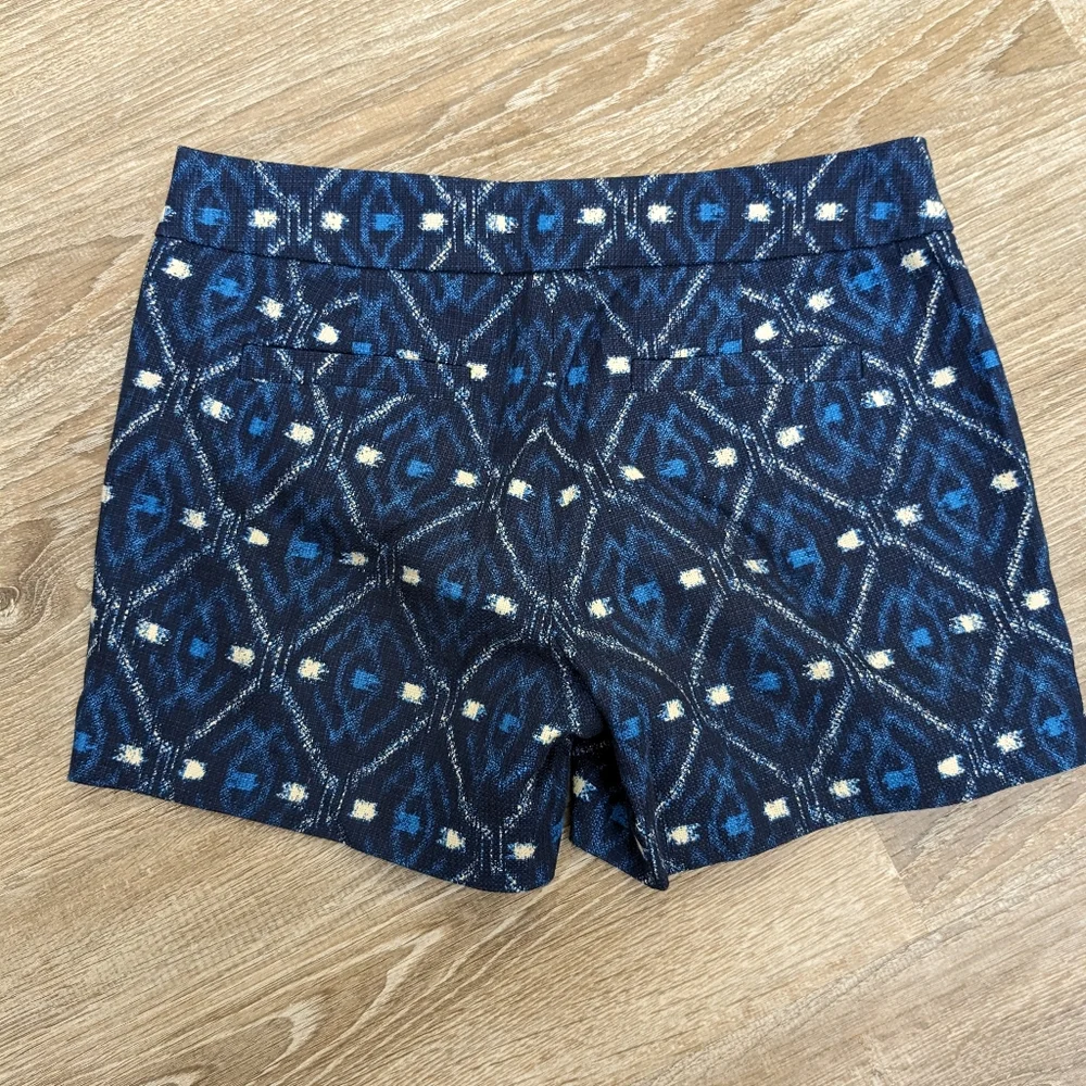 NEW J. Crew Blue Ikat Medallion Gauzey Chino Shorts Size 4